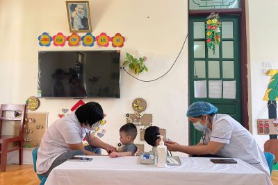 Khám sức khoẻ định kỳ cho trẻ năm học 2025 – 2026